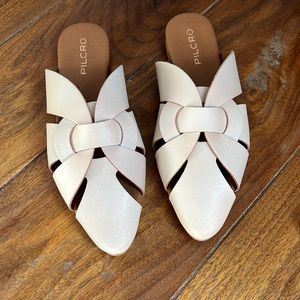 Brand New Cream Leather Slide